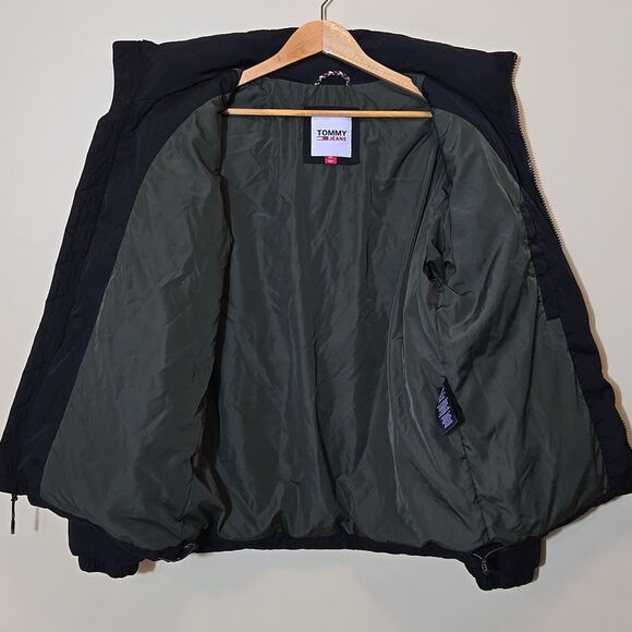 Tommy Hilfiger Men's Black Puffer Jacket Size S Tonal Color Block Warm Winter - Picture 12 of 16